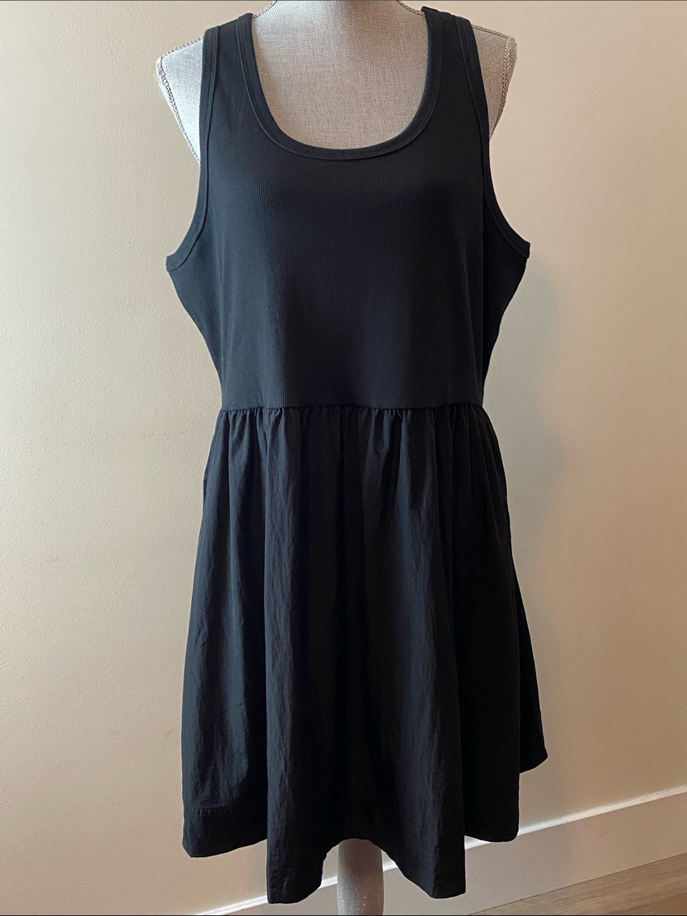 Steve Madden Classic Black Rib Knit Tank and Nylon Dress Size XL